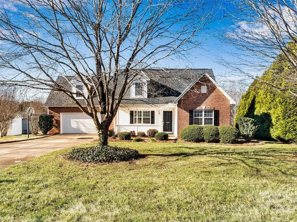 3485 Overbrook Dr, Conover, NC 28613