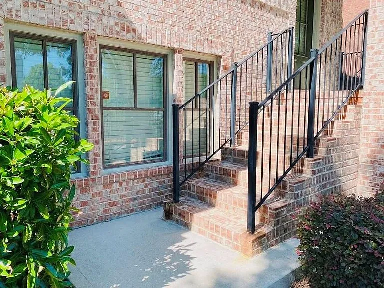 836 Red Hart Ln — Photo 3