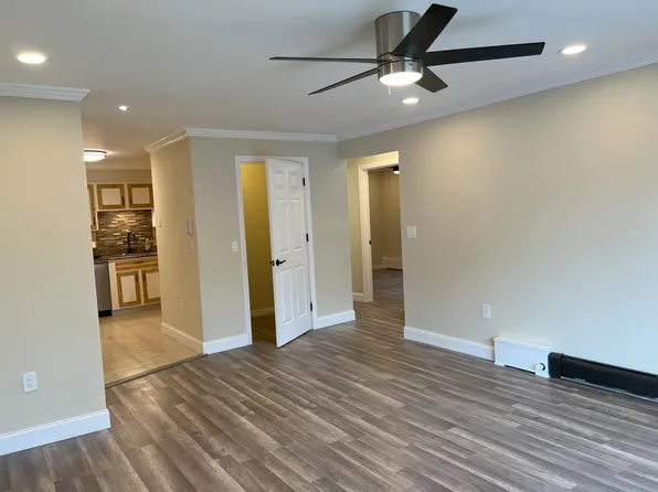 8 Northbrook Dr Unit 806, Manchester, NH 03102