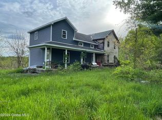 35 McGinty Dr, Selkirk, NY 12158