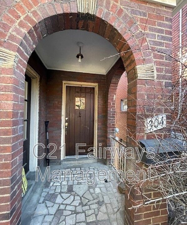 1st image of 304 Lenox Ave