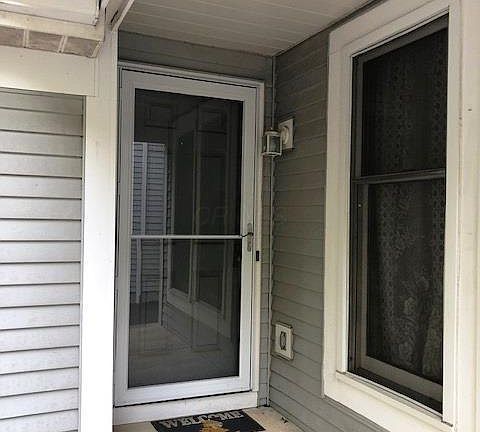 3rd image of 3879 Oakbridge Ln