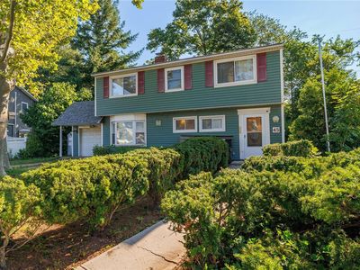 45 Bridle Lane, Hicksville, NY, 11801
