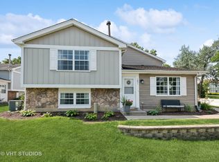 1651 Timber Trl, Wheaton, IL 60189