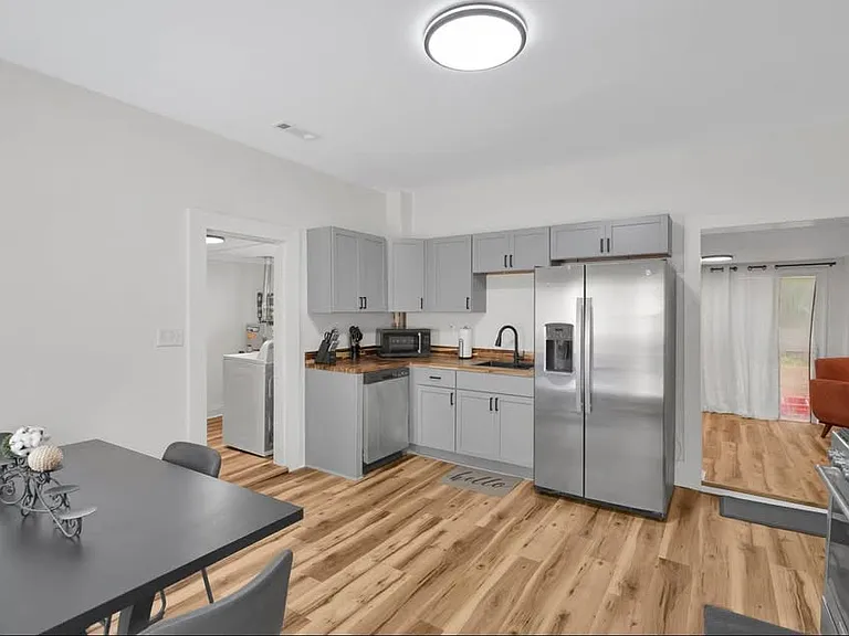 521 E Water St #2 — Photo 3