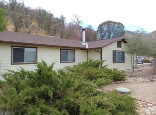 6265 Bellows Dr, Sanger, CA 93657