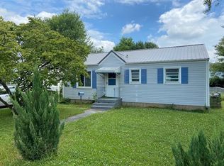 416 Cypress St, Salem, VA 24153