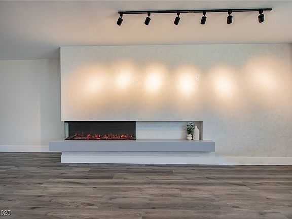 4th image of 3180 S Tioga Way