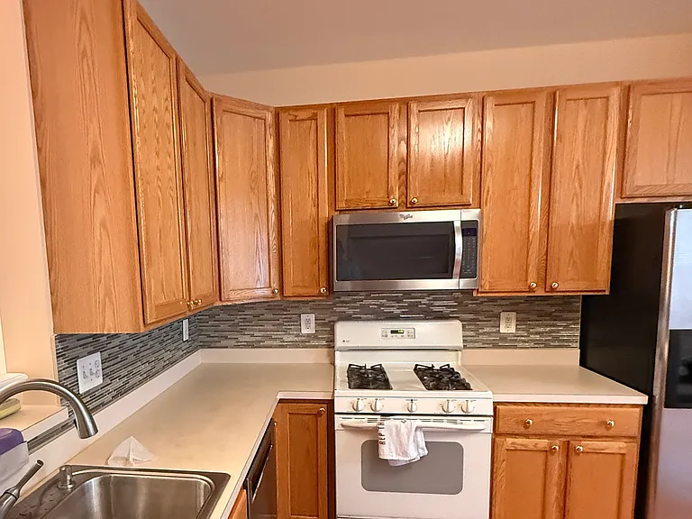 10404 Damascus Park Ln — Photo 8
