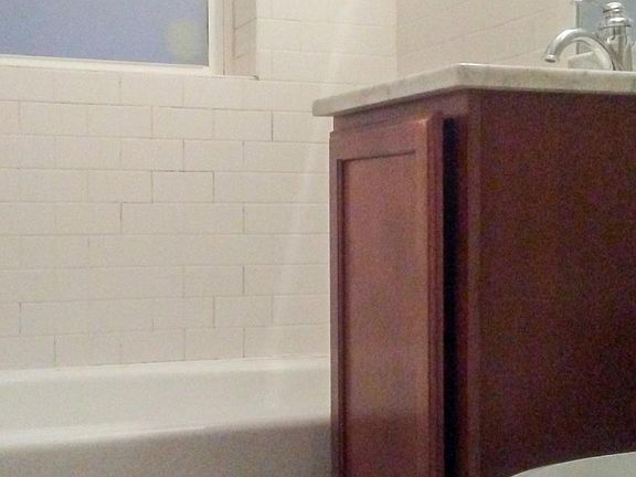 4th image of 3804.5 N Marshfield Ave #2
