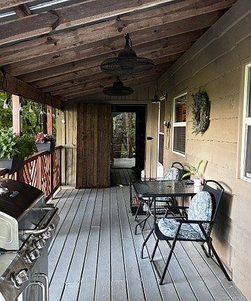 4th image of 57 Oak Ridge Ln