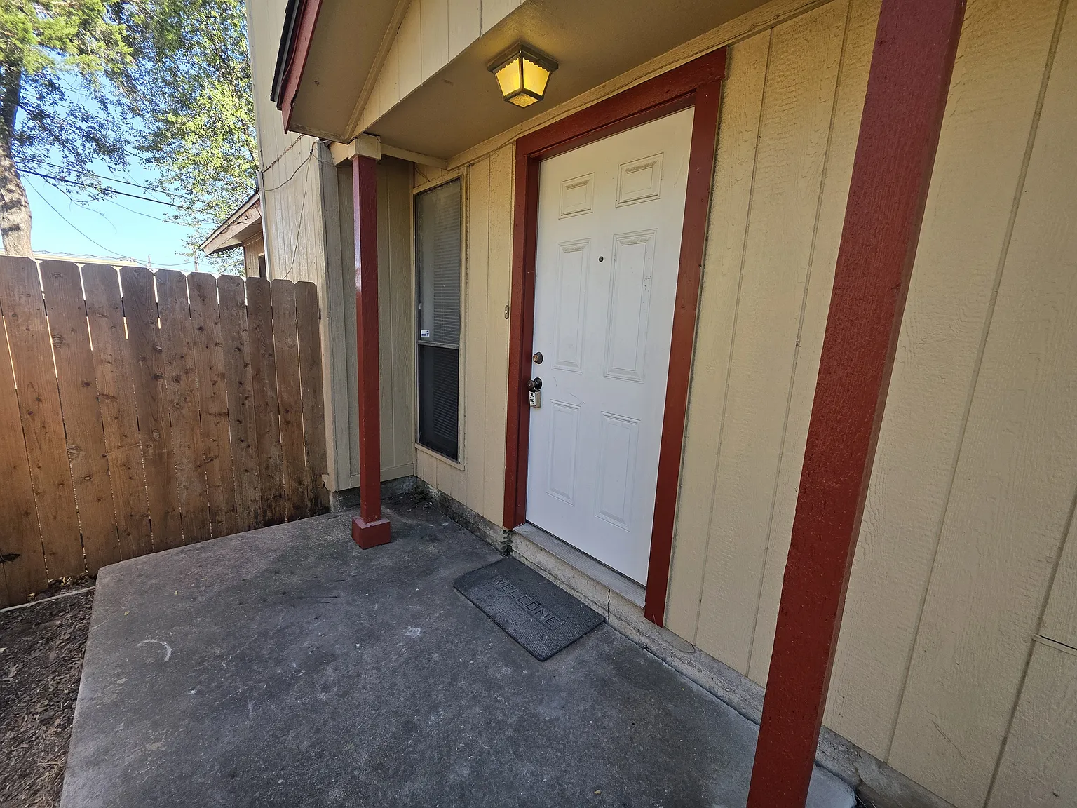 3 bed, 1200 sqft, $1,595 — Photo 4