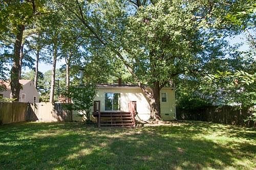 3rd image of 1411 Landis Dr
