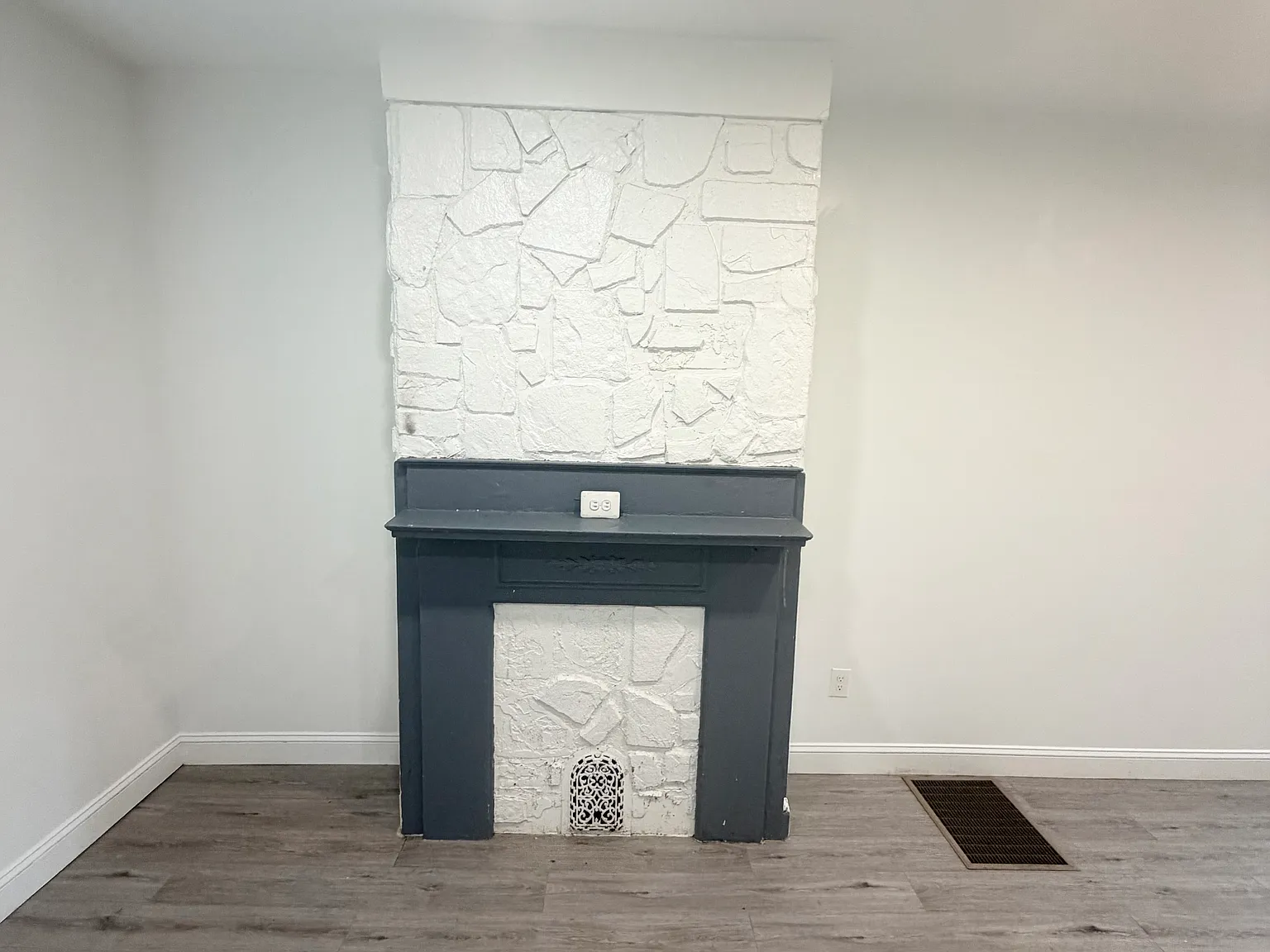 3 bed, 1000 sqft, $1,500 — Photo 2