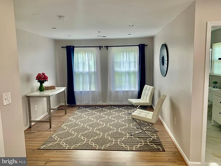 2104 Sayan Ct — Photo 5
