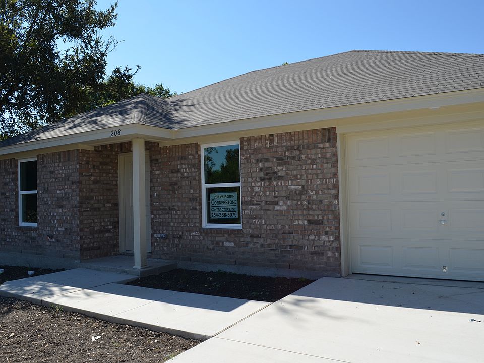 1st image of 208 W Robin Ln