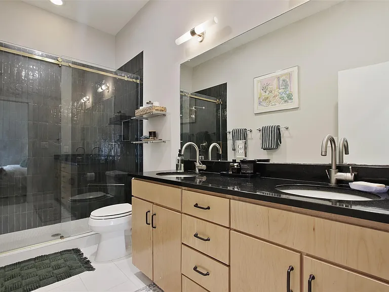 1702 S Lamar Blvd #3 — Photo 15