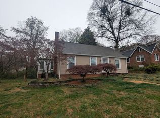 546 5th St SW, Hickory, NC 28602
