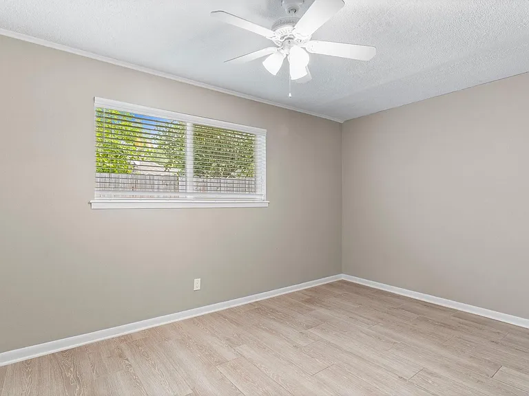 27234 Wells Ln — Photo 9