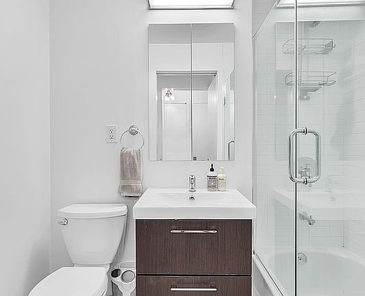 5th image of 7 E 14th St APT 826
