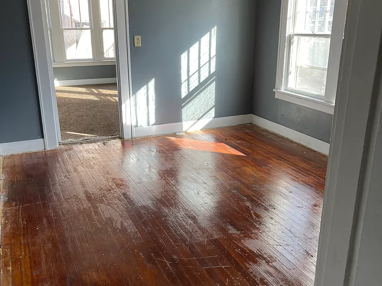 1301 Giddings St — Photo 3