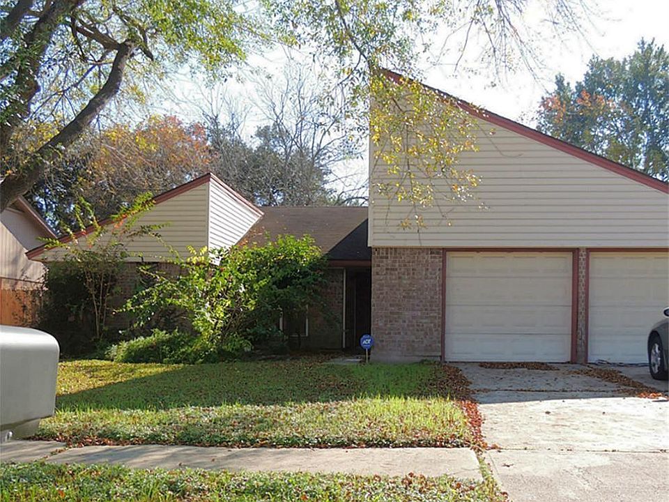 1st image of 22435 Deville Dr