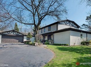 957 Saxony Dr, Highland Park, IL 60035