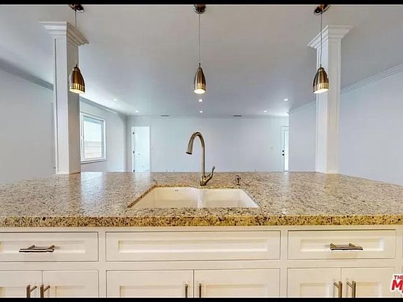 5th image of 5321 S Centinela Ave