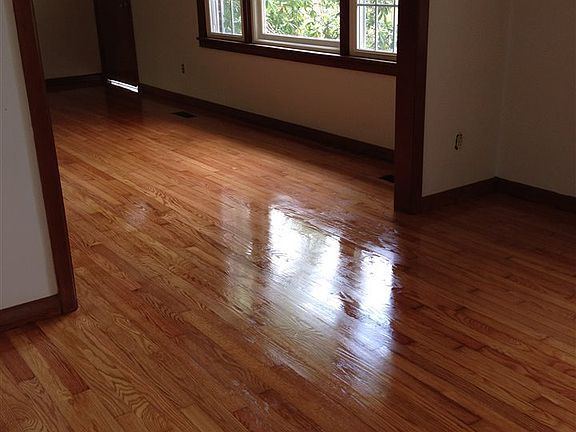 2nd image of 130 Castle Hgts Dr