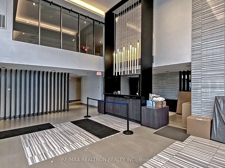 65 Oneida Cres #Penthouse 06 — Photo 3