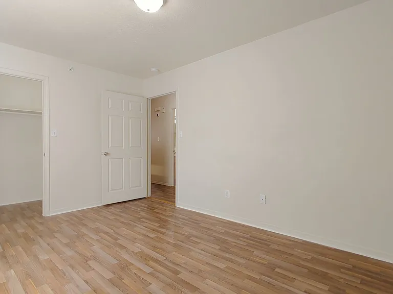 509 Valencia Dr SE — Photo 8
