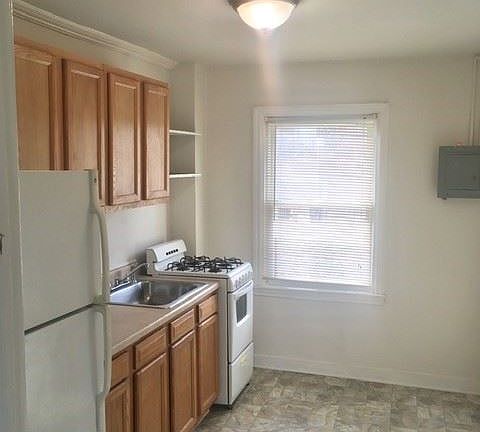 3902-2 Kitchen