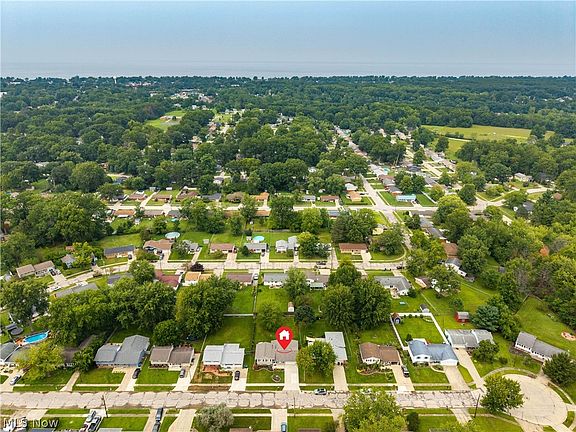 3rd image of 4700 Idleview Dr
