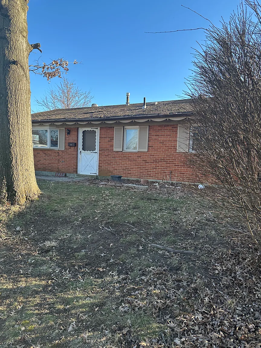 3933 E Fulton St photo 1