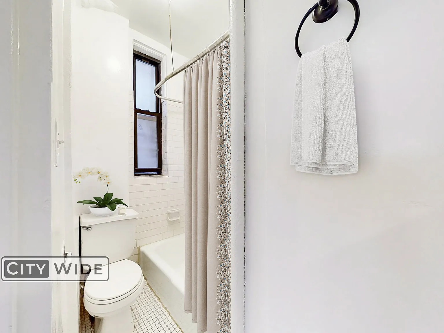 222 East 51st Street — Photo 4