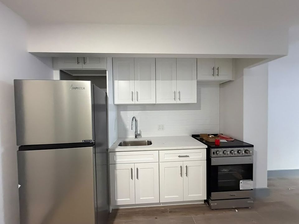 1st image of 1143 Hoe Ave #2A