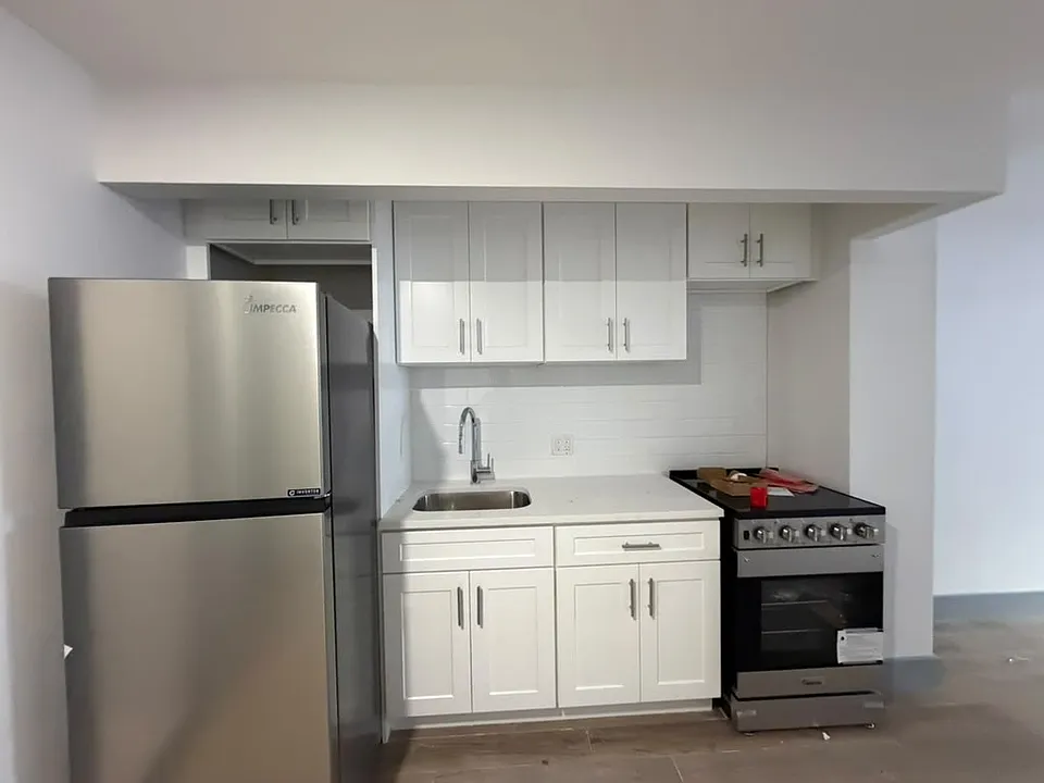 1143 Hoe Ave #2A