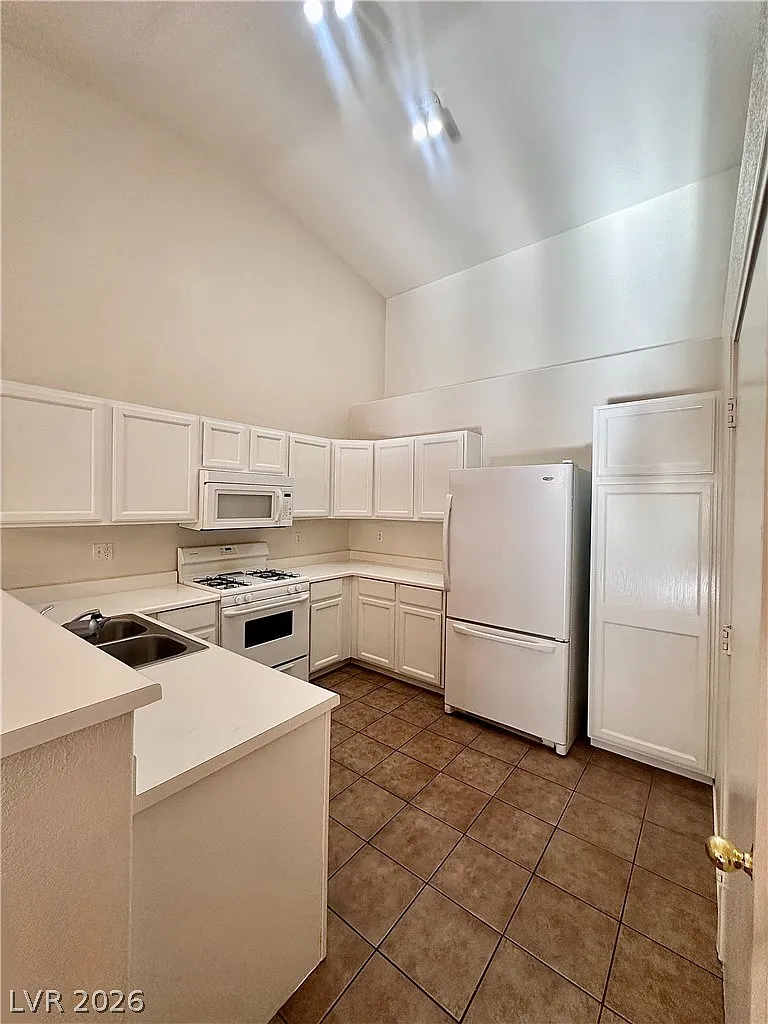 2 bed, 2.0 bath, 1319 sqft, $1,600 — Photo 4
