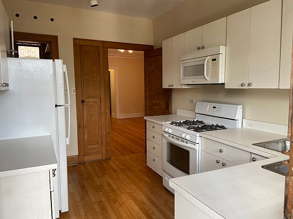 4th image of 715 W Wrightwood Ave #3