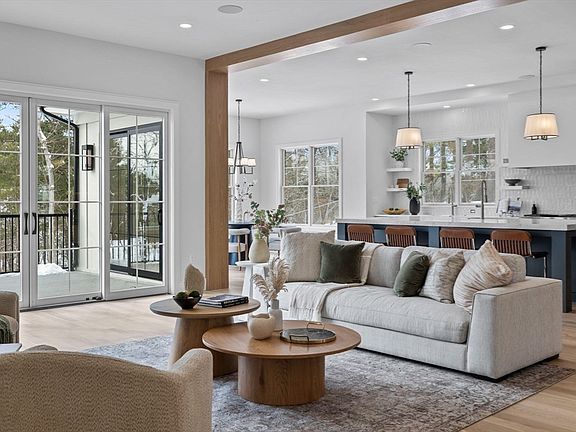 5th image of 6 Vinson Cir