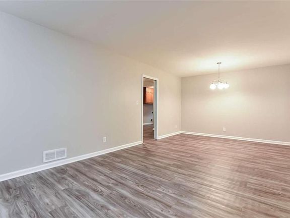 3rd image of 2618 Treadway Dr
