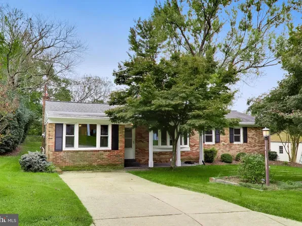 6205 Edward Dr, Clinton, MD 20735