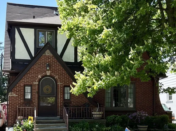 343 McMillan Rd, Grosse Pointe Farms, MI 48236
