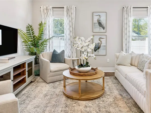 104 N Chapel Dr, Brunswick, GA 31525