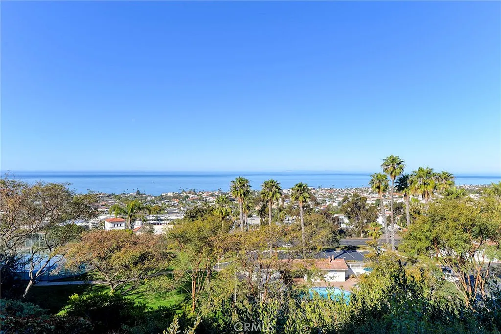 2 bed, 1.5 bath, 950 sqft, $3,750 — Photo 1