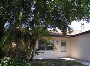 907 Lochmont Dr, Brandon, FL 33511