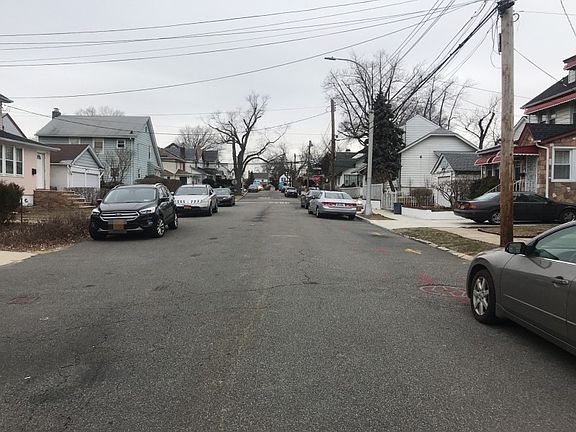 4th image of 10518 192nd St