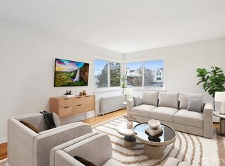 4407 SW Alaska St APT 205, Seattle, WA 98116