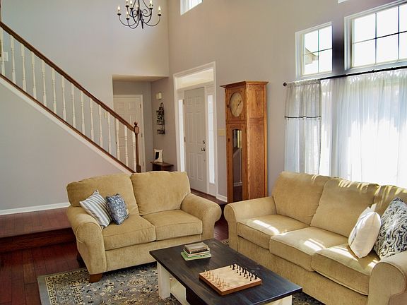 5th image of 22 Hillshire Ct