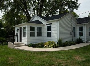 228 N 2nd St, Leclaire, IA 52753